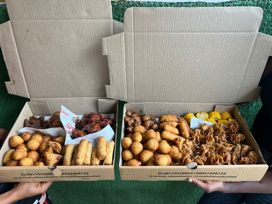 Platter for 15 with chicken ,peppered turkey cut,corndog,gizzard and moneybag